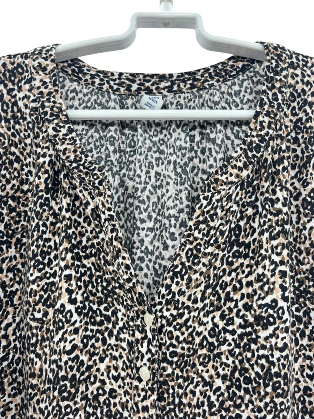 Old Navy Women’s Leopard Popover Open Neck Blouse - Black & Cream in Petite XL - Picture 5 of 13